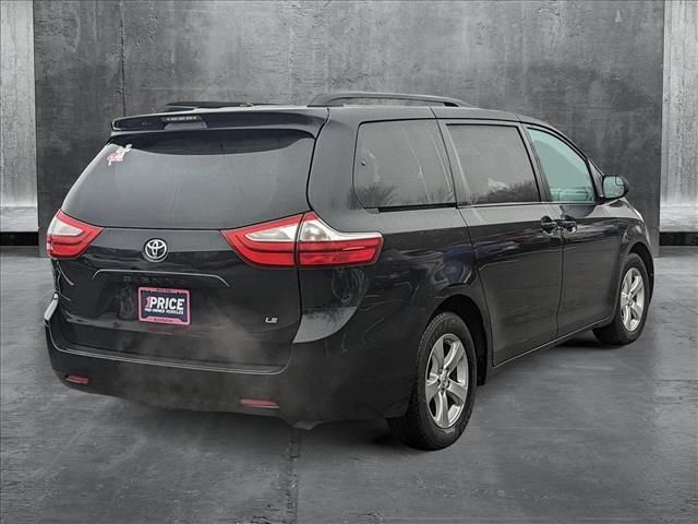 2016 Toyota Sienna LE