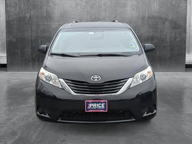 2016 Toyota Sienna LE