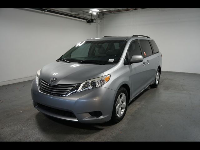 2016 Toyota Sienna LE