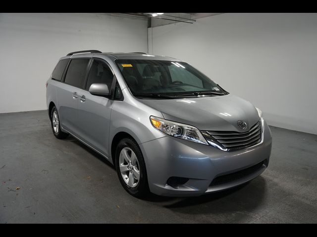 2016 Toyota Sienna LE