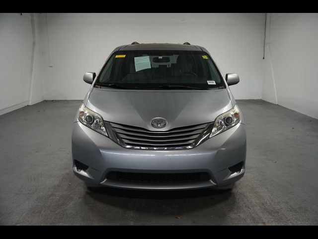 2016 Toyota Sienna LE