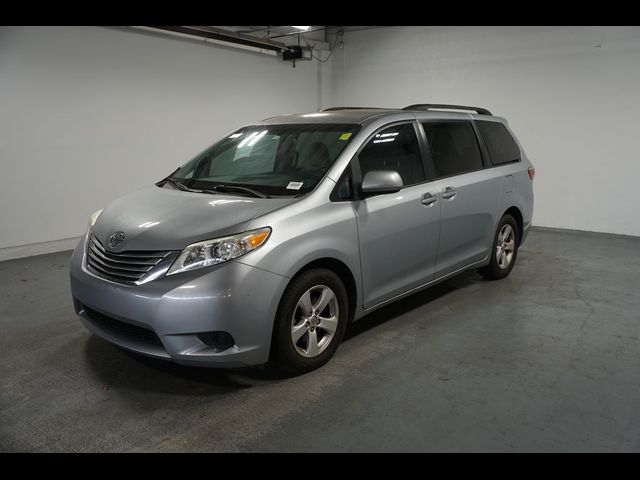 2016 Toyota Sienna LE