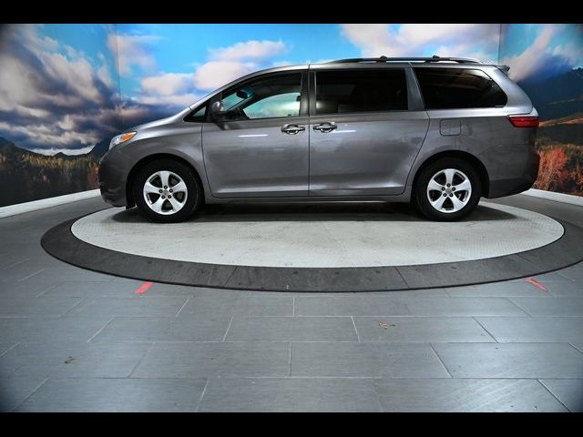 2016 Toyota Sienna LE