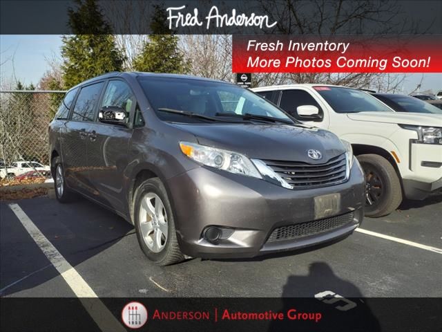 2016 Toyota Sienna LE