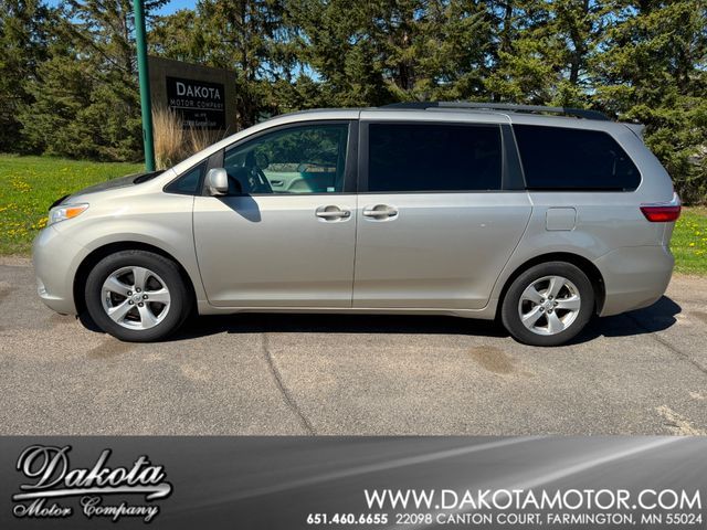 2016 Toyota Sienna 