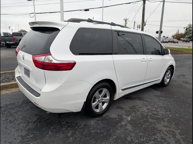 2016 Toyota Sienna 