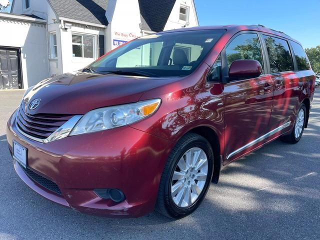 2016 Toyota Sienna LE