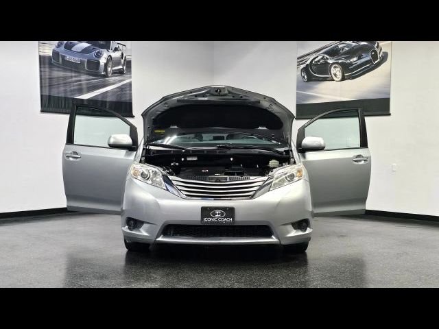 2016 Toyota Sienna LE
