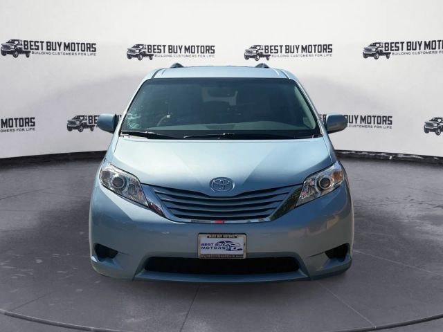 2016 Toyota Sienna LE