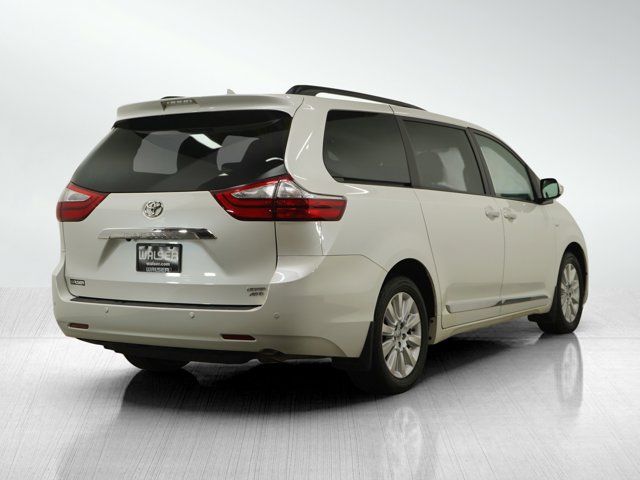 2016 Toyota Sienna 