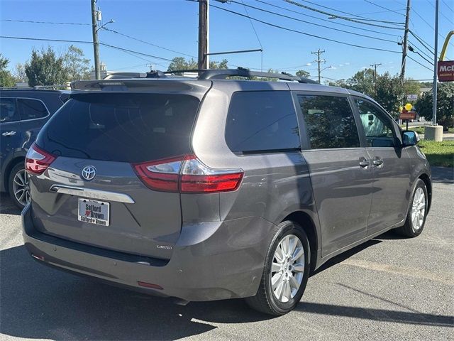 2016 Toyota Sienna 