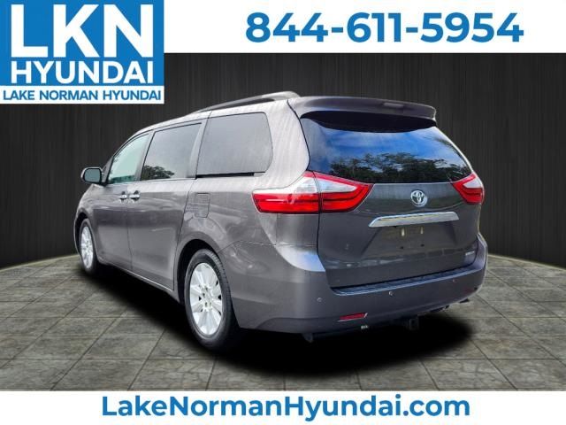 2016 Toyota Sienna 