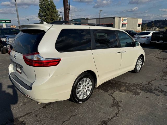 2016 Toyota Sienna 