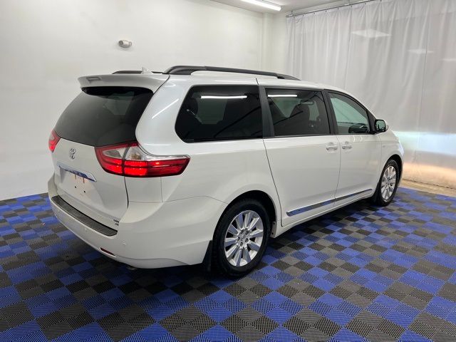 2016 Toyota Sienna 