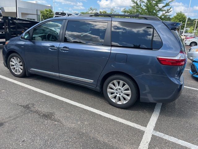 2016 Toyota Sienna 