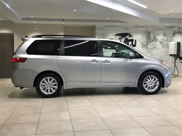 2016 Toyota Sienna 