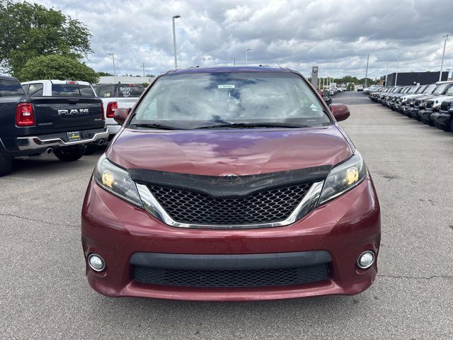 2016 Toyota Sienna SE