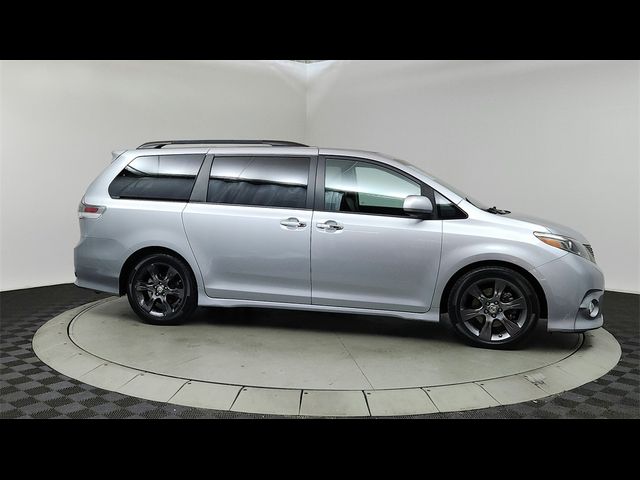 2016 Toyota Sienna 