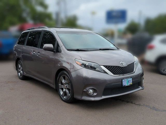 2016 Toyota Sienna SE