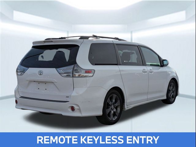 2016 Toyota Sienna SE