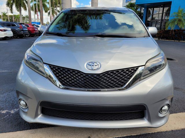 2016 Toyota Sienna SE