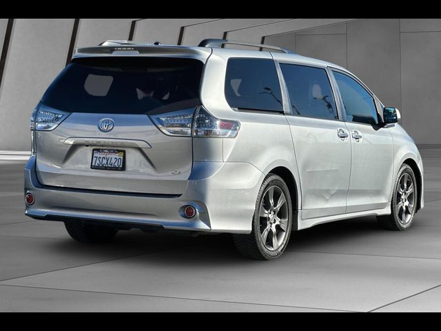 2016 Toyota Sienna SE