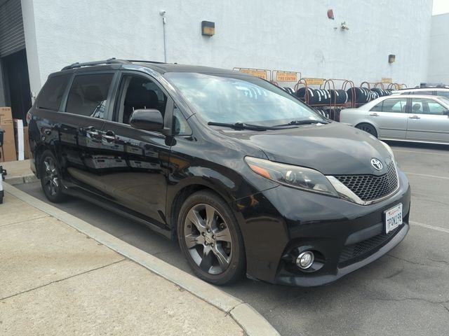 2016 Toyota Sienna SE