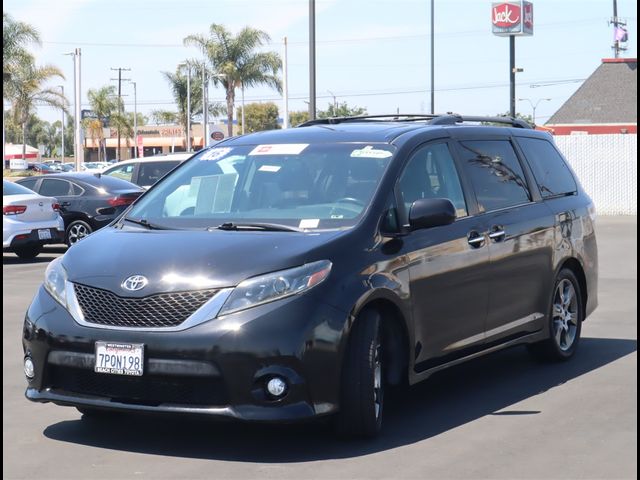 2016 Toyota Sienna SE