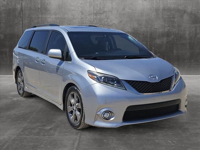 2016 Toyota Sienna SE