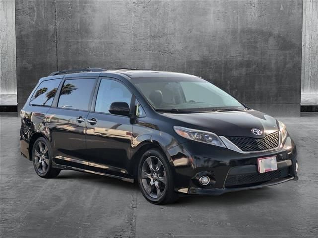 2016 Toyota Sienna SE