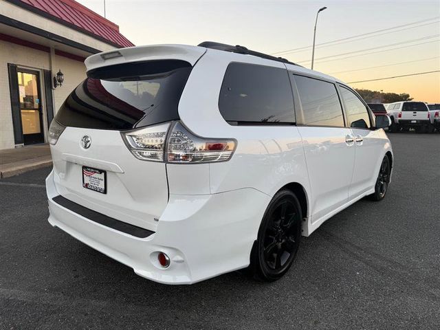 2016 Toyota Sienna 