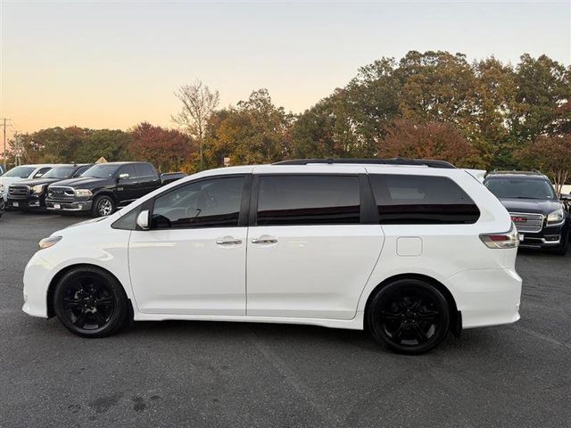 2016 Toyota Sienna 