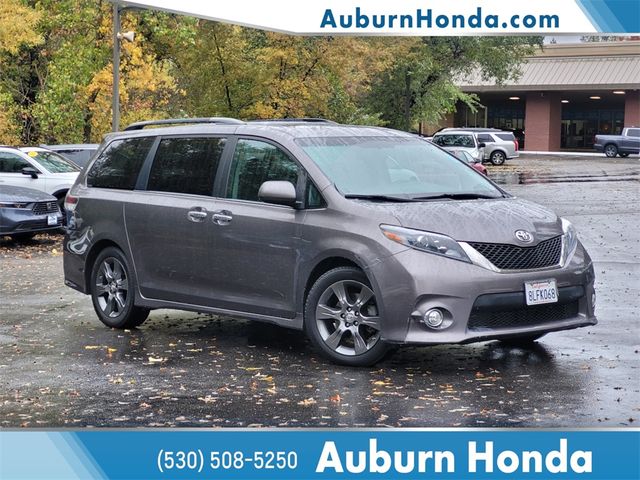 2016 Toyota Sienna SE