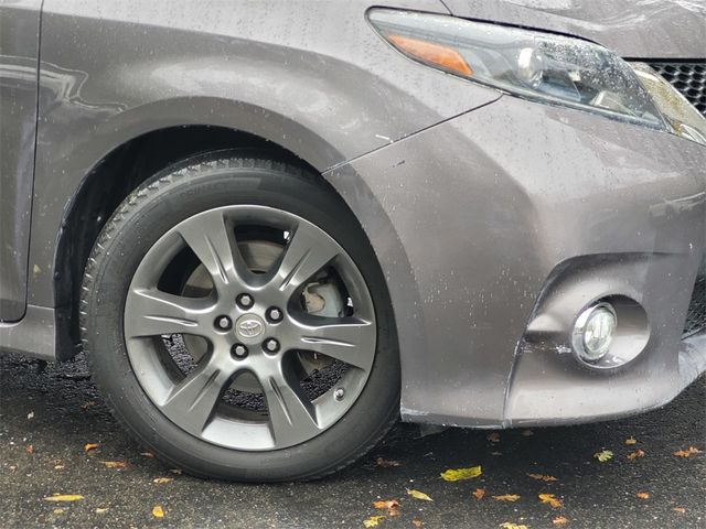 2016 Toyota Sienna SE