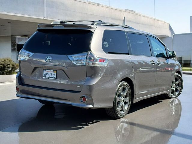 2016 Toyota Sienna SE