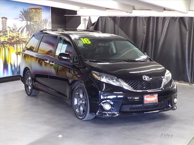 2016 Toyota Sienna SE