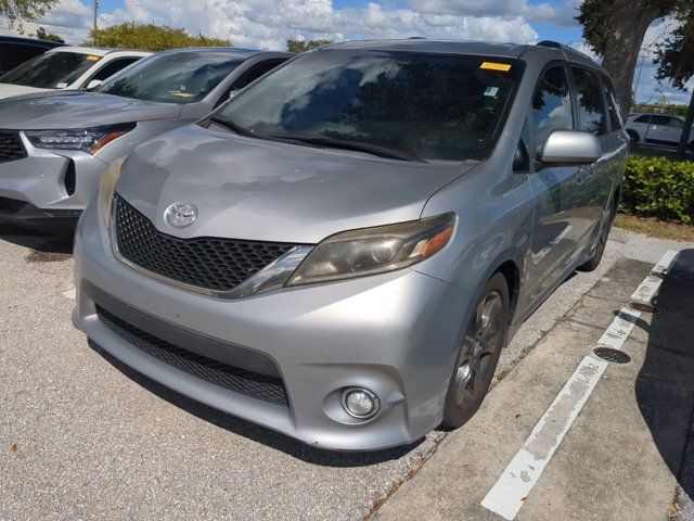 2016 Toyota Sienna SE