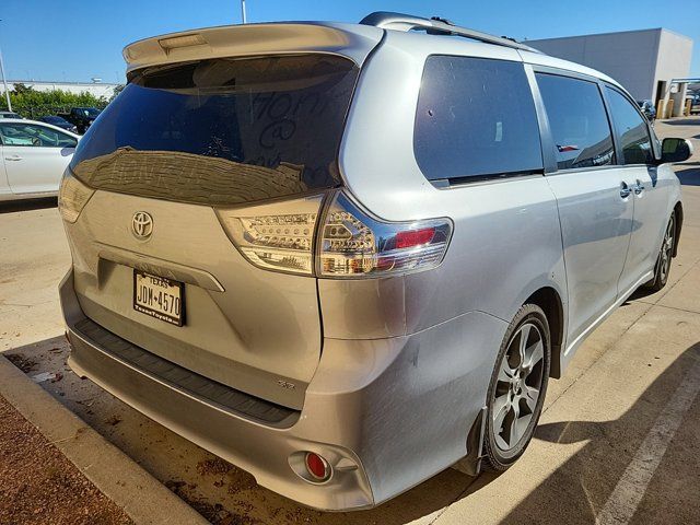 2016 Toyota Sienna SE