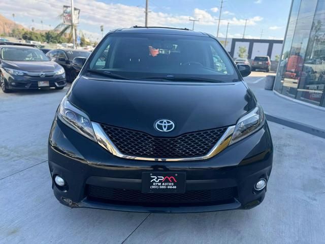 2016 Toyota Sienna SE