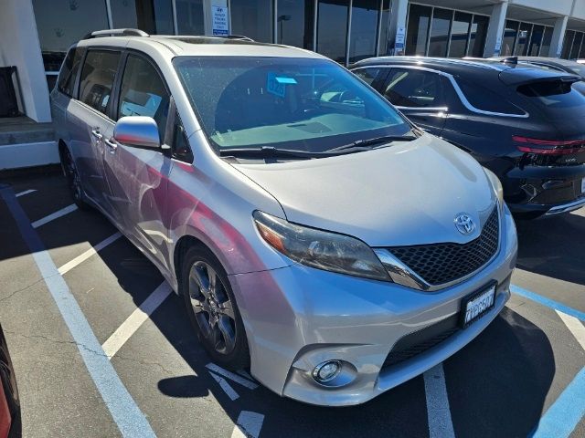 2016 Toyota Sienna SE Premium