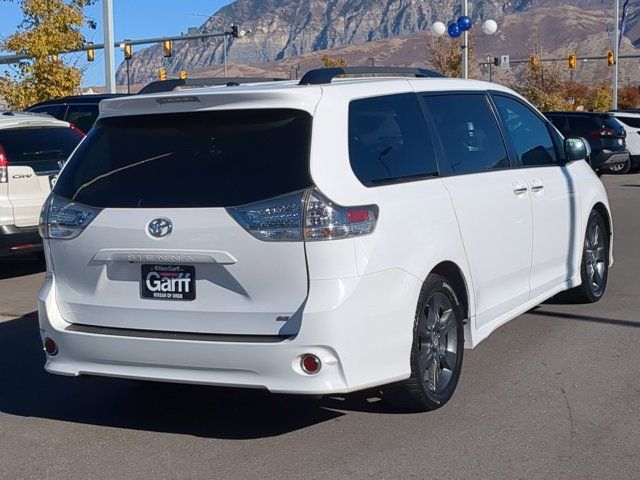 2016 Toyota Sienna 