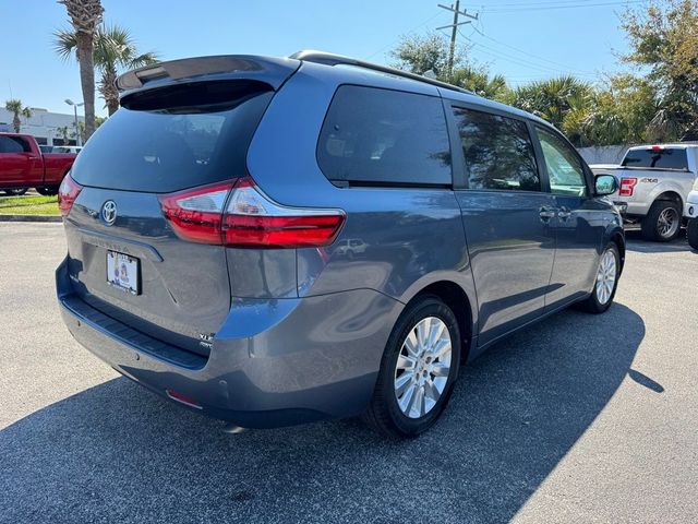 2016 Toyota Sienna XLE