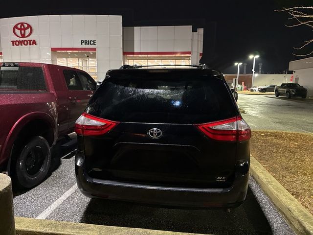 2016 Toyota Sienna 