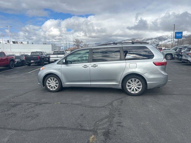 2016 Toyota Sienna XLE