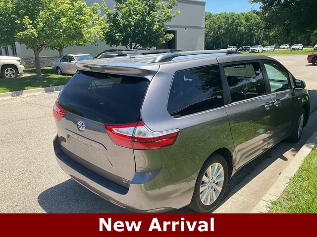 2016 Toyota Sienna 