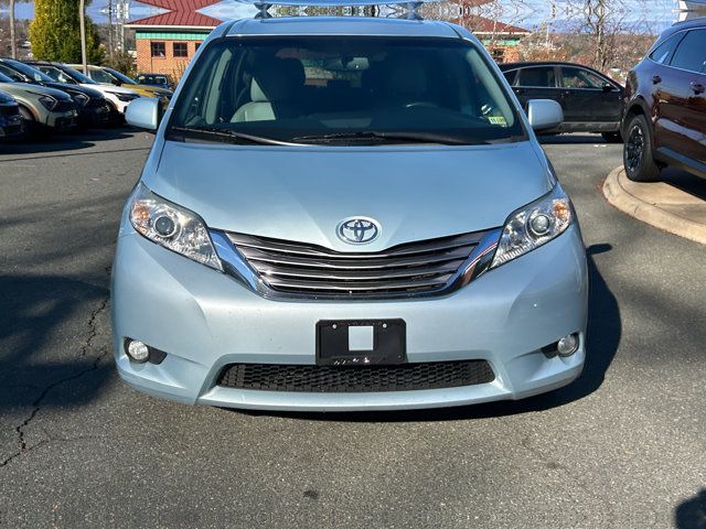 2016 Toyota Sienna XLE