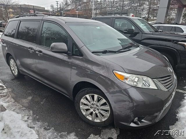 2016 Toyota Sienna 