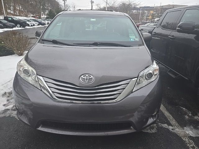 2016 Toyota Sienna 