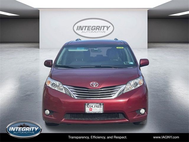 2016 Toyota Sienna 