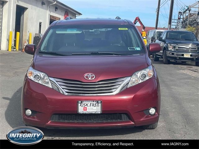 2016 Toyota Sienna 